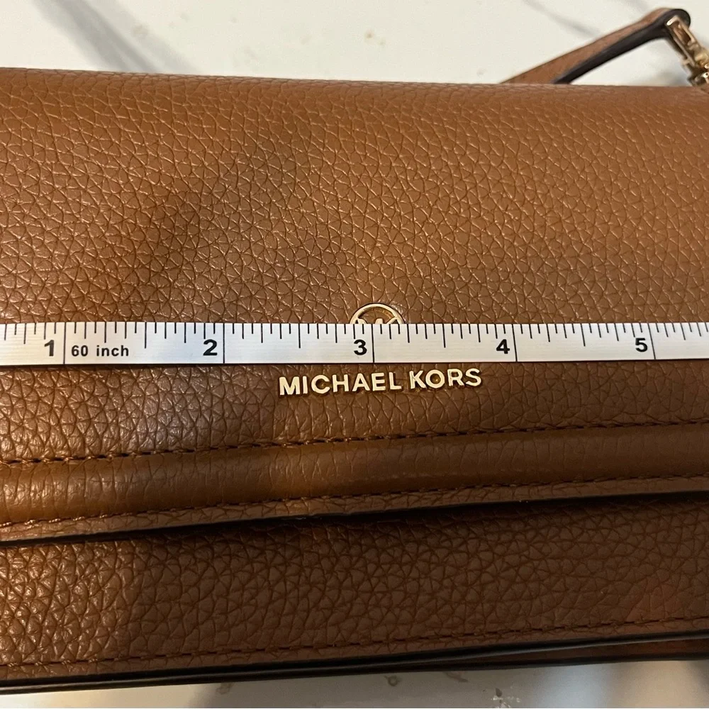 Michael Kors Tan Leather Bag with Gold Hardware - Picture 9 of 15